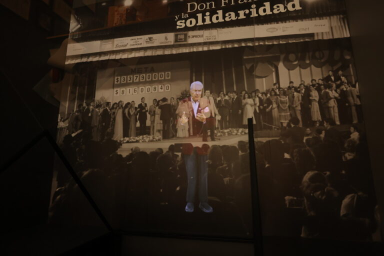 Don Francisco y la Solidaridad · Más alla del aplauso · U. Católica de Chile · 2025